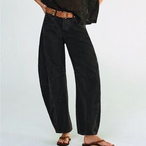 We The Free Midrise Barrel Jeans 29L